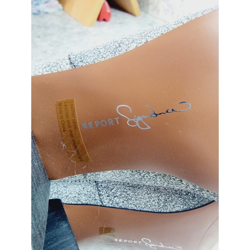 Report Signature 7M Silver Cracked Leather Pointed Toe Ankle Boots Block Heel‎